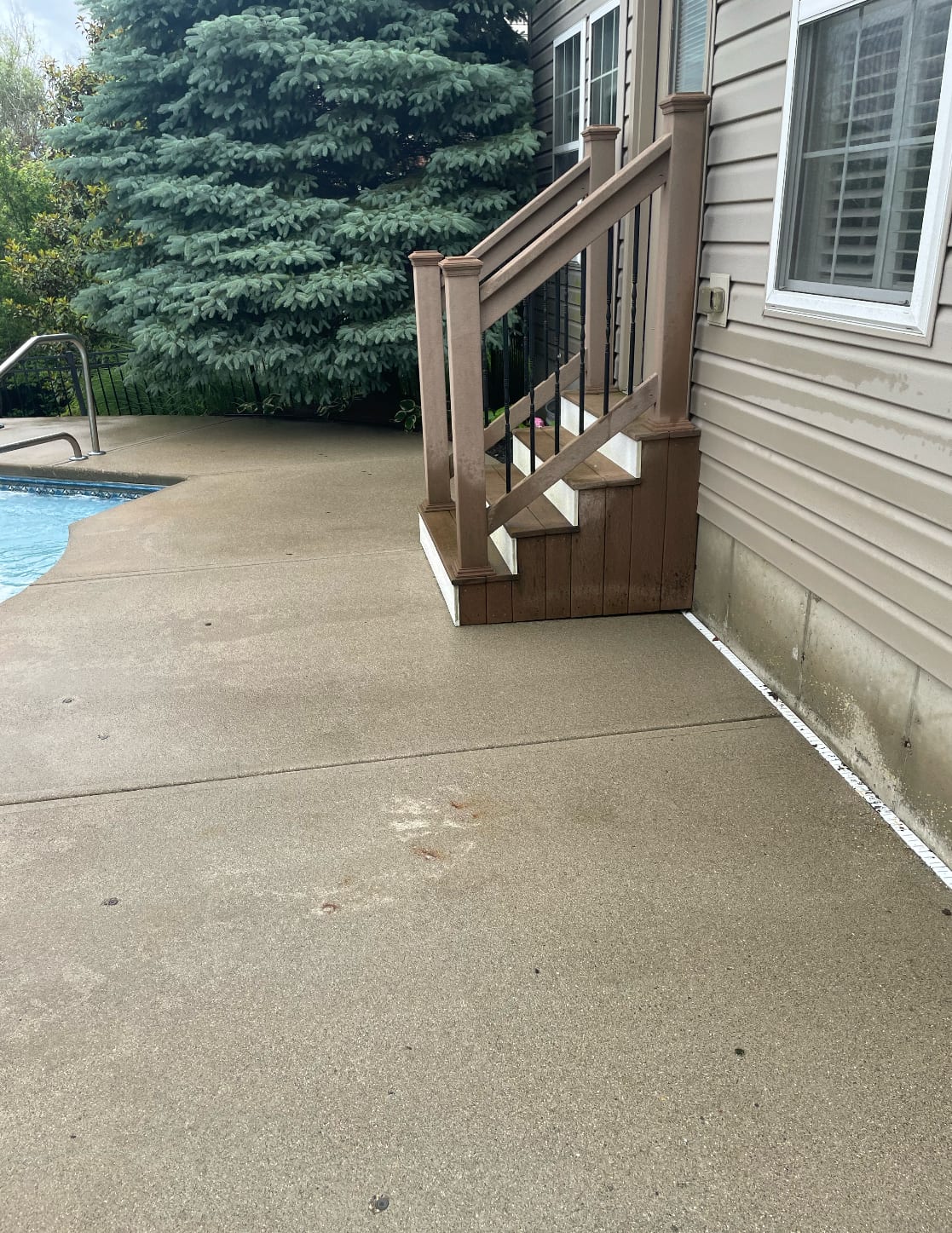 House siding soft washed by Mike's Outdoor Services, Cincinnati
